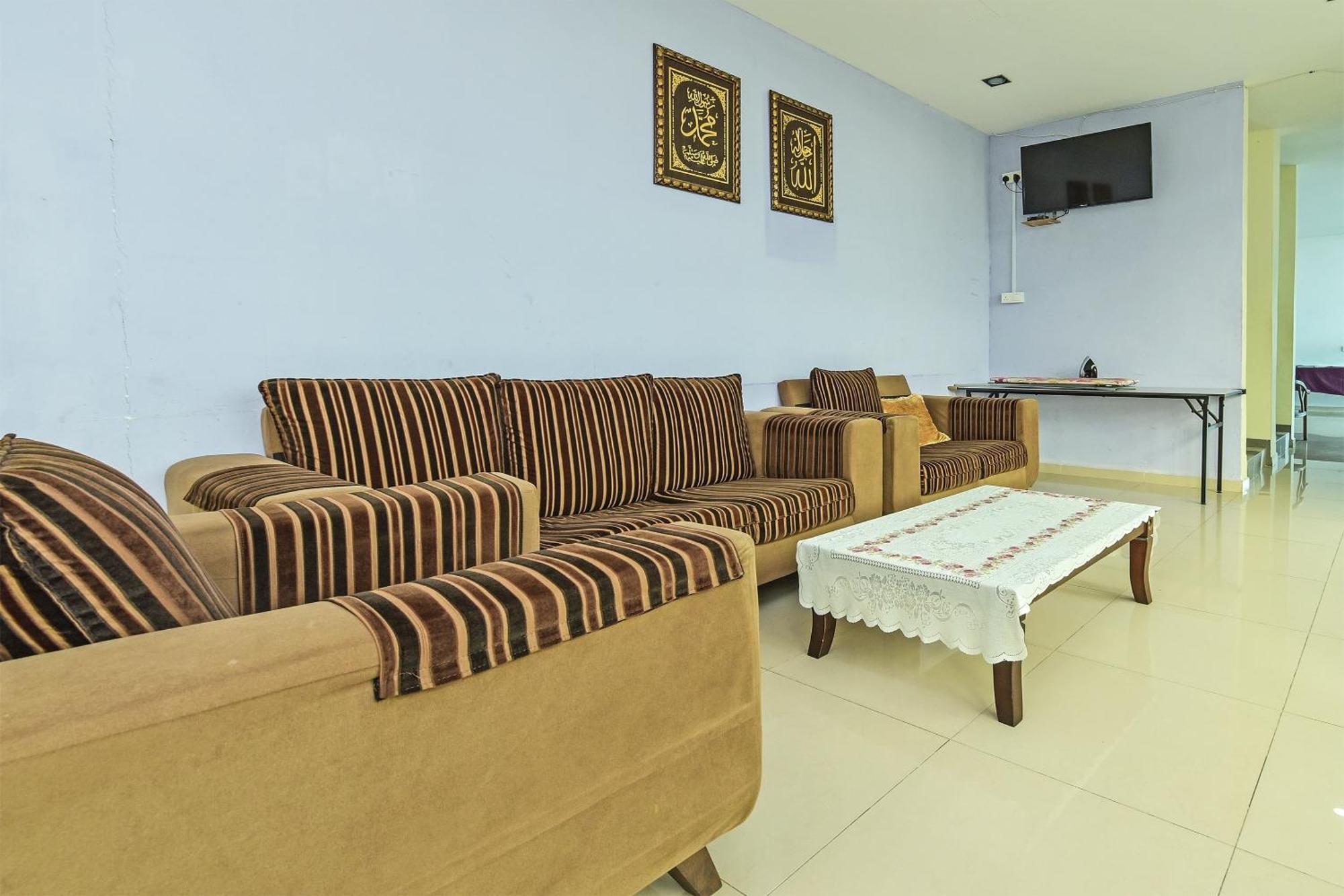 Oyo 275 Senyum Inn Pantai Cenang  Exterior foto