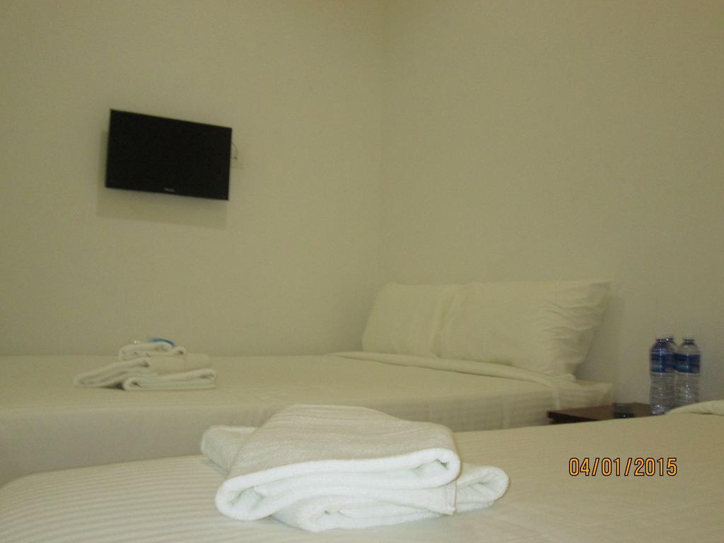 Oyo 275 Senyum Inn Pantai Cenang  Exterior foto