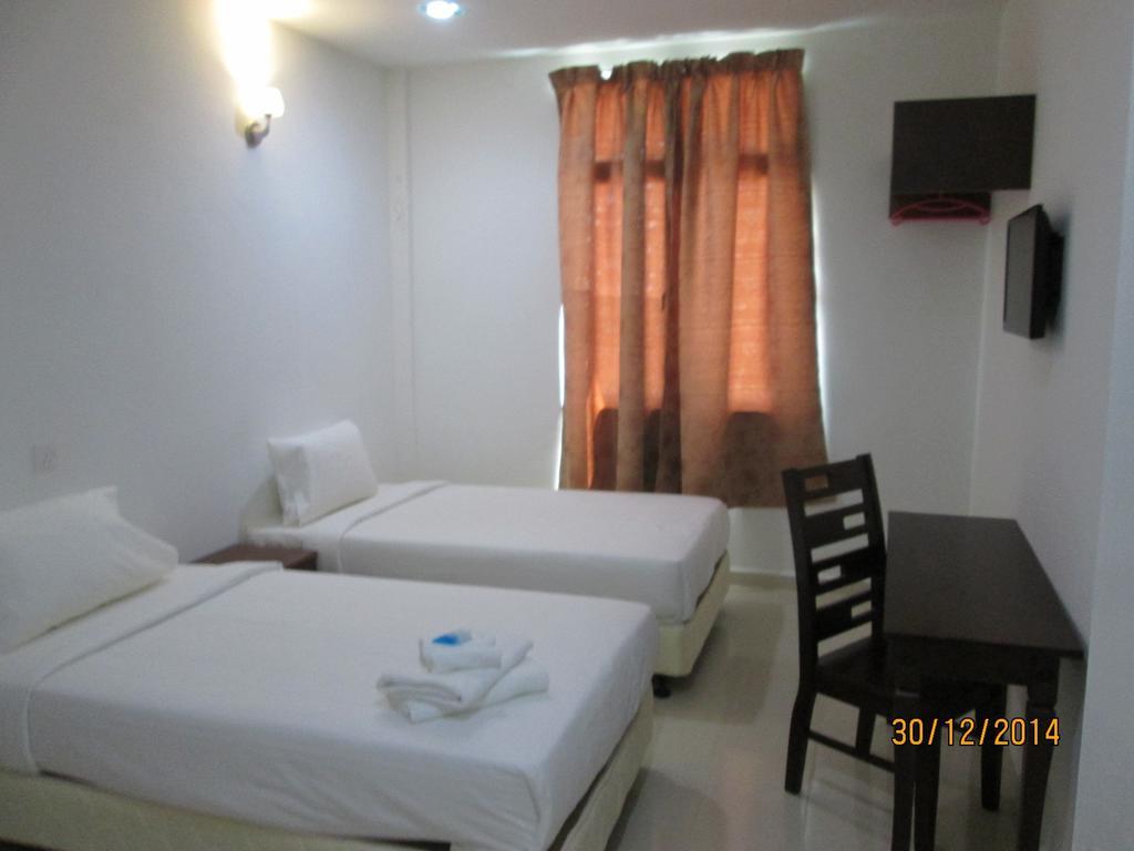 Oyo 275 Senyum Inn Pantai Cenang  Exterior foto