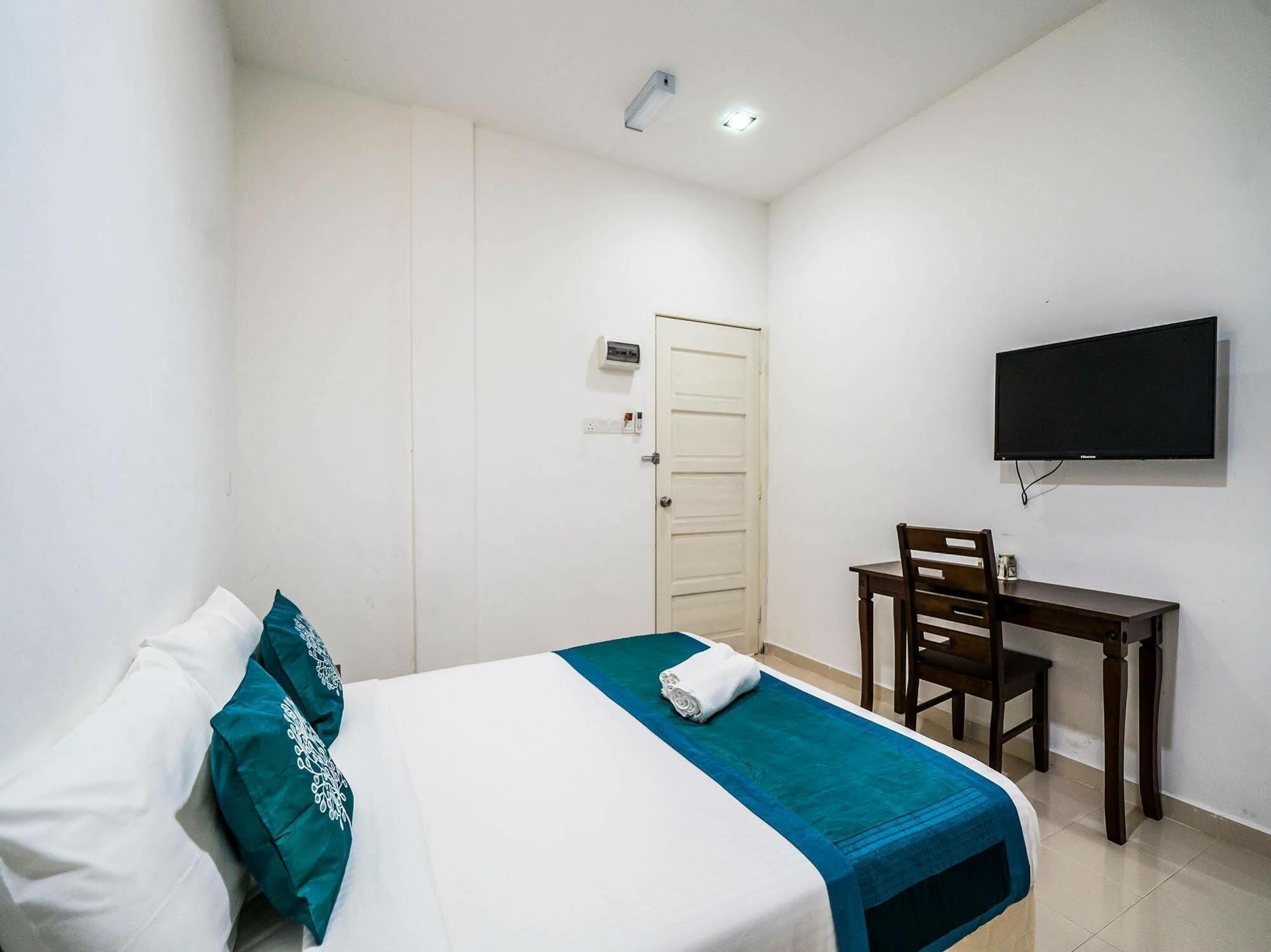 Oyo 275 Senyum Inn Pantai Cenang  Exterior foto